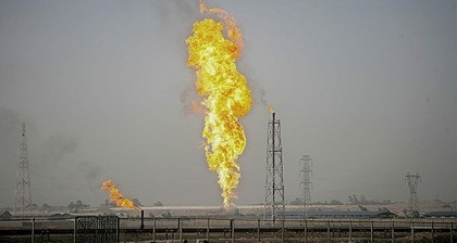 سوزاندن 770 میلیون فوت مکعب گاز همراه نفت در خوزستان  ممنوعیت گودال های سوخت با حکم دادگاه