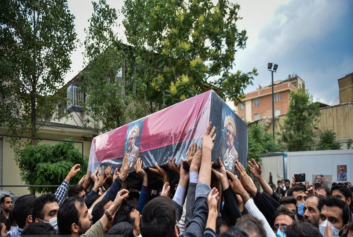وداع با پیکر نادر طالب‌زاده در حرم مطهر رضوی+ تصاویر