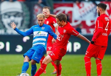 شکست زووله در حضور ۳۰ دقیقه‌ای قوچان‌نژاد
