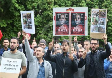 تظاهرات در برلین در حمایت از مسلمانان میانمار+ تصاویر

