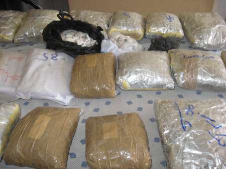 یک تن مواد مخدر با دستگیری هشت قاچاقچی در سیستان و بلوچستان کشف شد