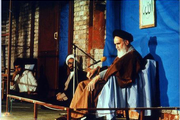 تأکید امام خمینی بر حرکت در چهارچوب قانون