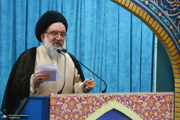 احمد خاتمی: جمهوری اسلامی ایران زیربار تعلیق غنی‌سازی نمی‌رود/ خط نظام این است که مذاکره فقط باید در عرصه هسته‌ای باشد