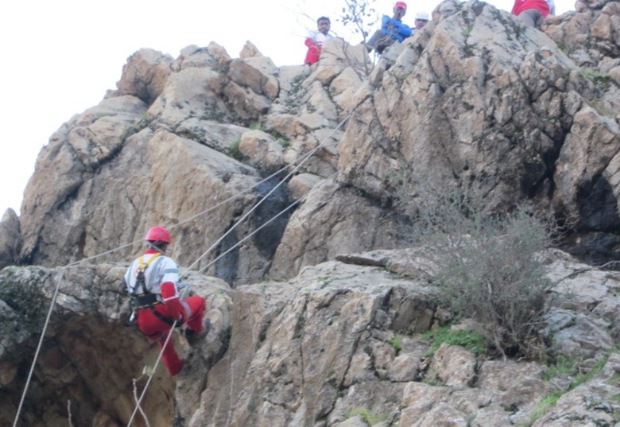 چهار کرمانی گرفتار در کوههای سیرچ نجات یافتند