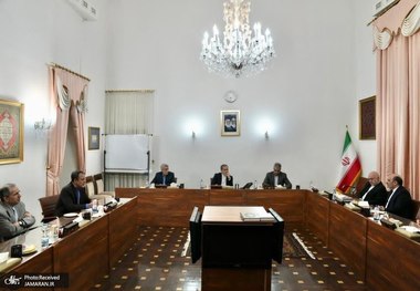 جلسه مشورتی عراقچی با سفرای ایران در برلین، پاریس و لندن در وزارت خارجه 