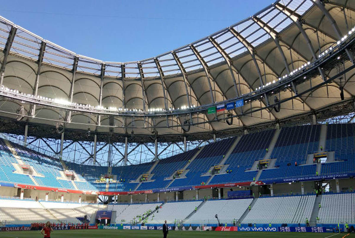 هجوم پشه‌ها باعث به تاخیر افتادن بازی انگلیس-تونس می‌شود؟