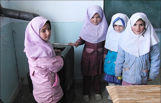 یک گام تا خداحافظی مدارس همدان با بخاری نفتی