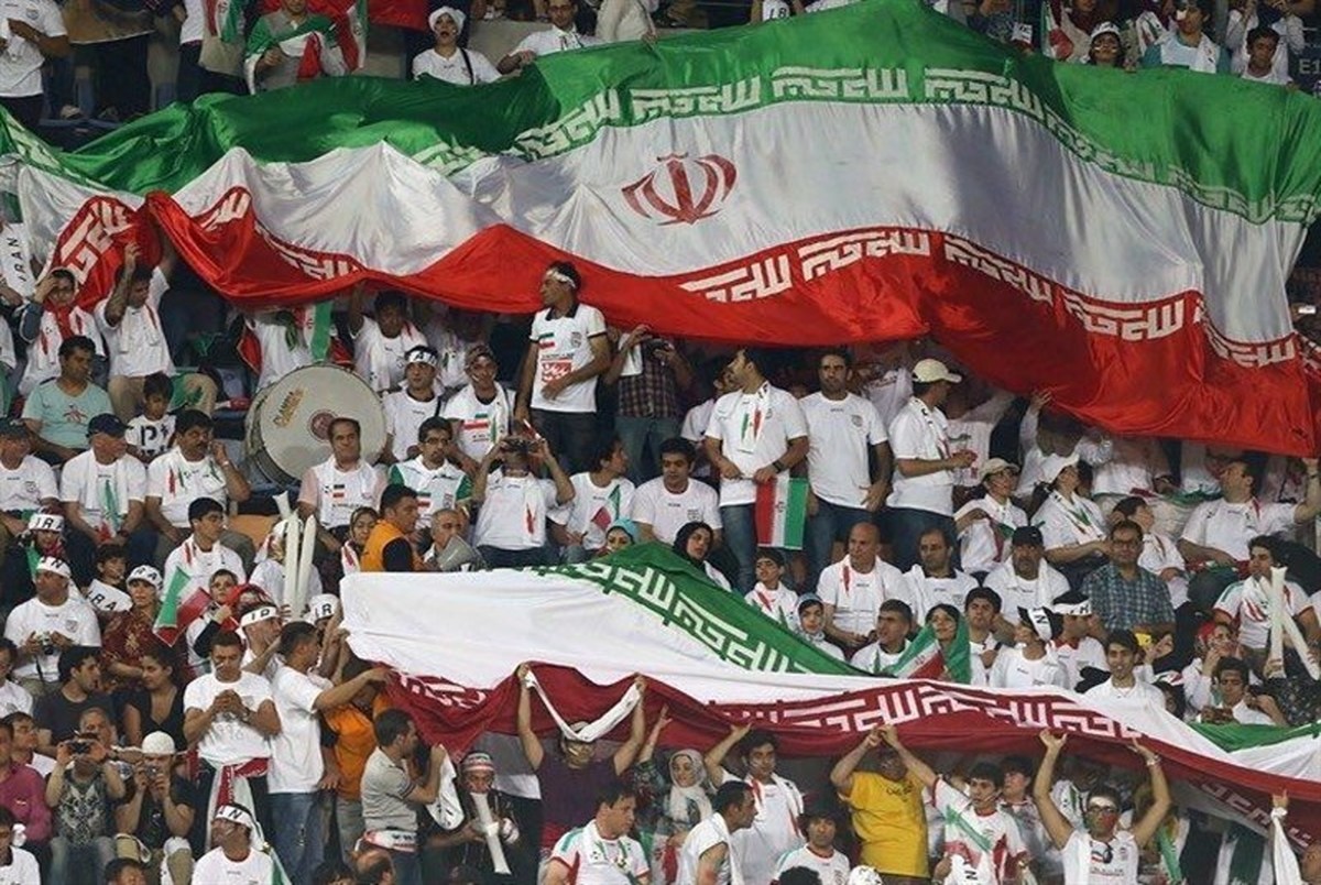  گردهمایی بزرگ ایرانی‌ها در سن‌پترزبورگ برای حمایت از تیم ملی