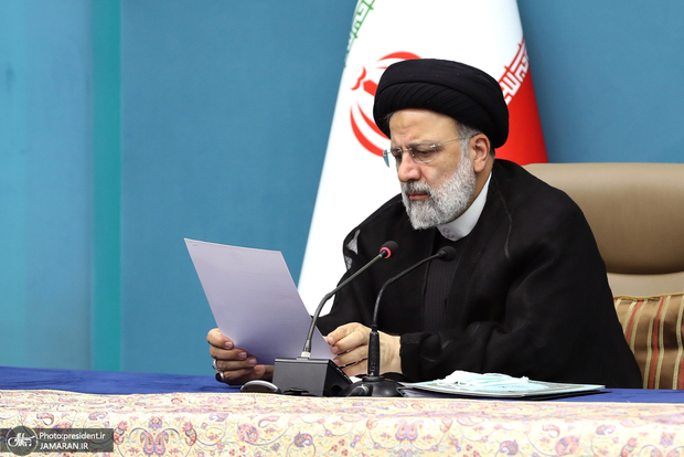 نامه حزب ندای ایرانیان به رئیسی در خصوص اخبار اخراج اساتید: آقای رئیس‌جمهور! دانشگاه مأوای دانش و محل کشف حقیقت است لطفاً اجازه ندهید آن را، با قدرت و سیاست، به بازی بگیرند!