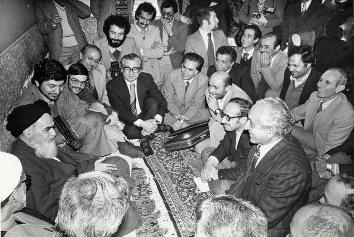 در دیدار امام و خبرنگاران روزنامه اطلاعات چه گذشت؟