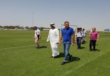 بازدید سرمربی تیم ملی فوتبال از امکانات کمپ‌های امارات + تصاویر

