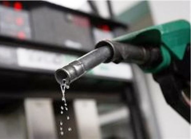 انتقاد شهروندان ماهشهری ازپنج روز اختلال در عرضه بنزین