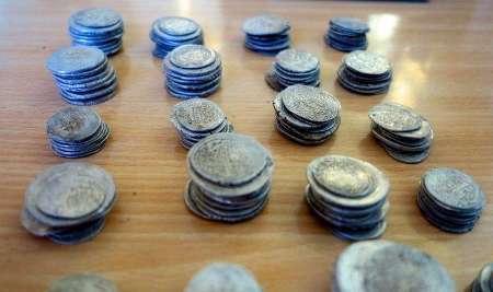 199 سکه عتیقه درشهرستان  مانه و مسلمقان کشف شد