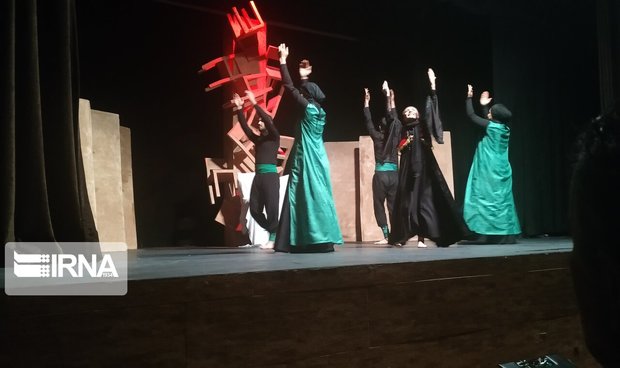شانزدهمین جشنواره تئاتر کُردی سقز با نمایش حه سار آغاز شد