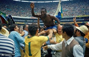 پله، اسطوره فوتبال برزیل به روایت تصویر