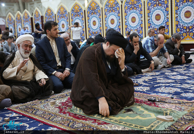 مراسم عزاداری شب وفات حضرت زینب(س) در حرم امام راحل