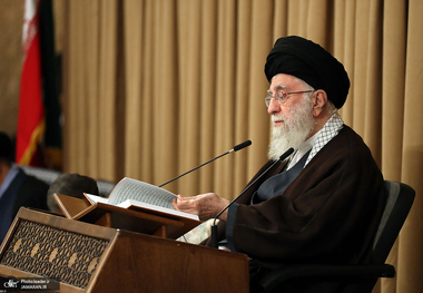 رهبر انقلاب: مقاومت همچنان قدرتمند ایستاده است/ مقاومت بینی صهیونیست‌ها را به خاک خواهد مالید/ در دنیای اسلام برخی دولت‌ها به دشمنان مردم مظلوم فلسطین کمک می‌کنند؛ ان‌شاءالله سزای این خیانت را خواهند دید