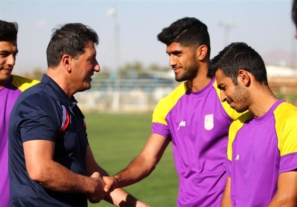 باید استقلال خوزستان را شکست دهیم  تراکتورسازی در فوتبال ایران به حق خود نرسیده است