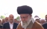ببینید/ احوالپرسی رهبر انقلاب با مسئولین نظام پس از نماز عید فطر