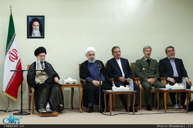 رئیس‌جمهور روحانی: در شرایط امروز راه حل سیاسی پیش روی ما نیست/  ملت ایران پشت سر رهبر معظم انقلاب نخواهند گذاشت که توطئه‌های دشمنان تحقق پیدا کند