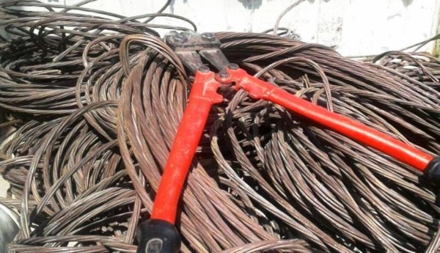 2تن کابل فشار قوی قاچاق در خرم آباد کشف شد
