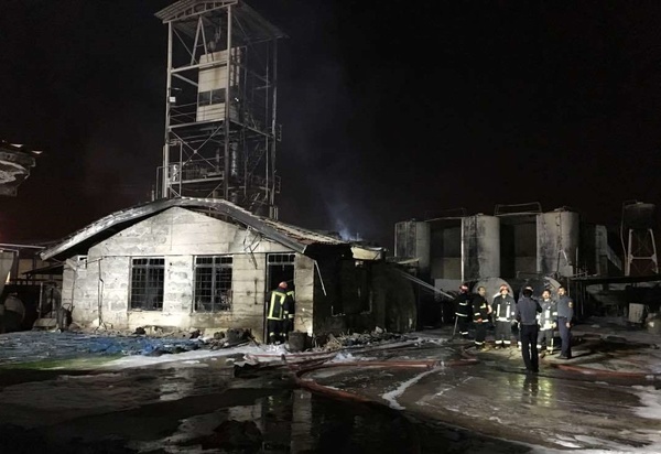 آتش‌سوزی در کارخانه تولید چسب و فوم شهرک صنعتی شیراز  حادثه تلفات جانی نداشت
