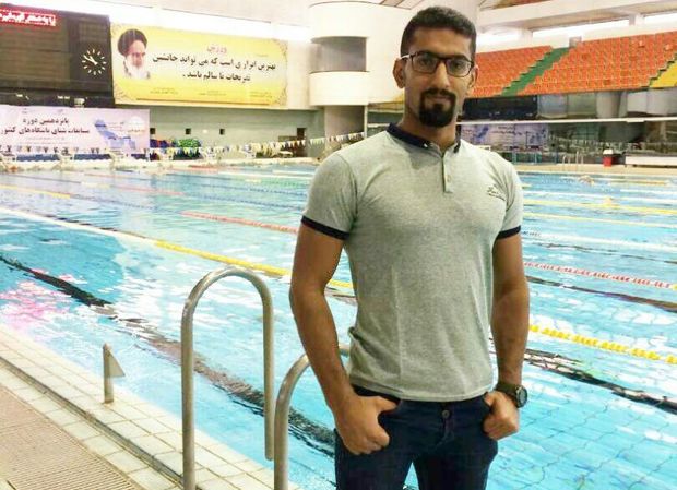 شناگر کم ‌بینای جهرمی رکورد شنای کشوری را بهبود بخشید