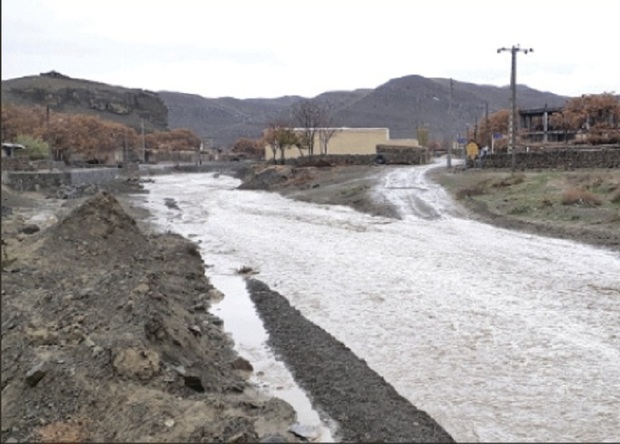 سیل آب و برق 45 روستای راز و جرگلان را قطع کرد