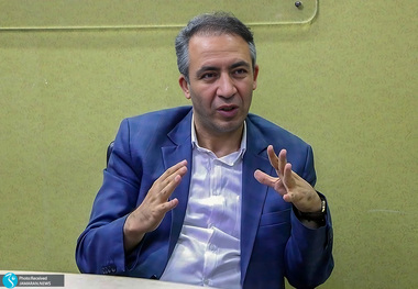 واردات خودرو با کد ملی چه تاثیری بر بازار ارز خواهد داشت؟ / شقاقی، اقتصاددان: آیین نامه نمایشی و غیر قابل اجرا است