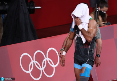 اشک های کشتی گیر ایرانی در المپیک توکیو + تصاویر
