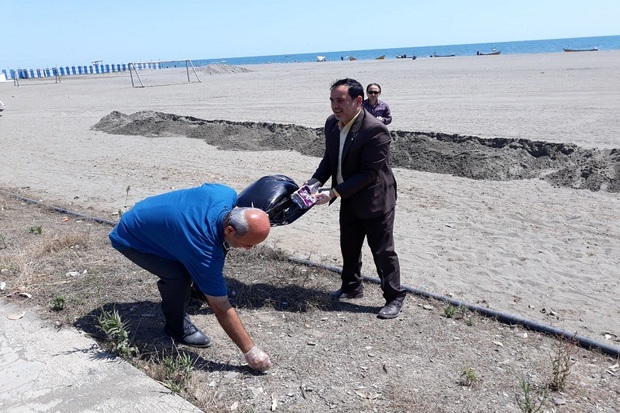 سازمان های مردم نهاد نوار ساحلی آستارا را پاکسازی کردند
