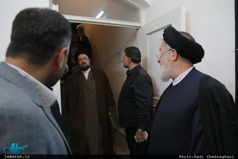 حضور سید حسن خمینی در منزل مرحوم حاج شيخ محمد حسن قرهى(ره)
