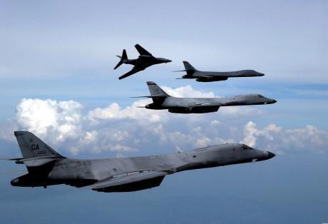 پرواز بمب‌افکن‌های آمریکا بر فراز شبه جزیره کره و احتمال آزمایش موشکی جدید کره شمالی