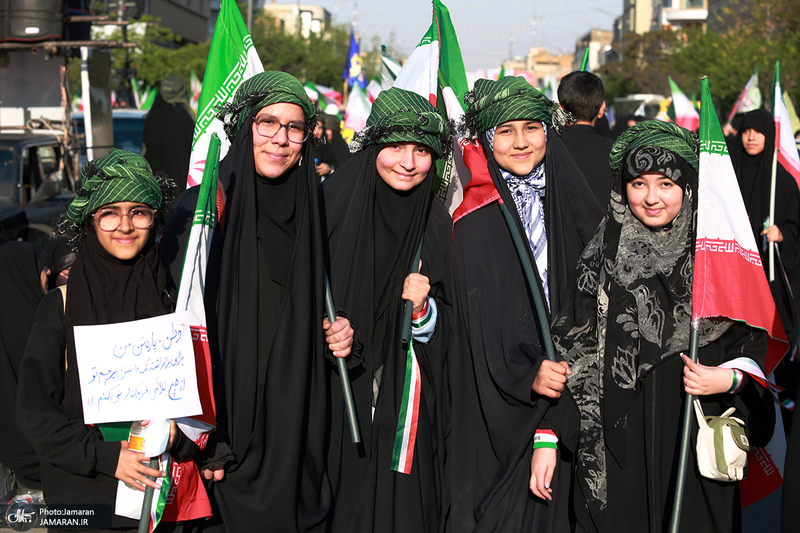 راهپیمایی دختران «جان‌فدای ایران» -۱