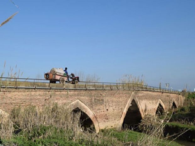 پل ۲۰۰ ساله آزان در آستانه تخریب