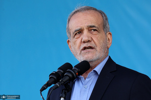 مراسم رژه نیروهای مسلح در جوار حرم مطهر امام خمینی (س)