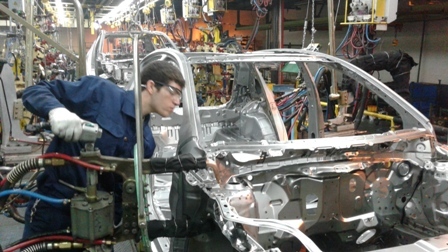 قرارداد تولید خودروی النترا در کرمان امضا شد