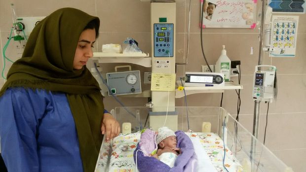 پزشکان کازرون بدون تجهیزات پیشرفته، نوزاد را از مرگ نجات دادند