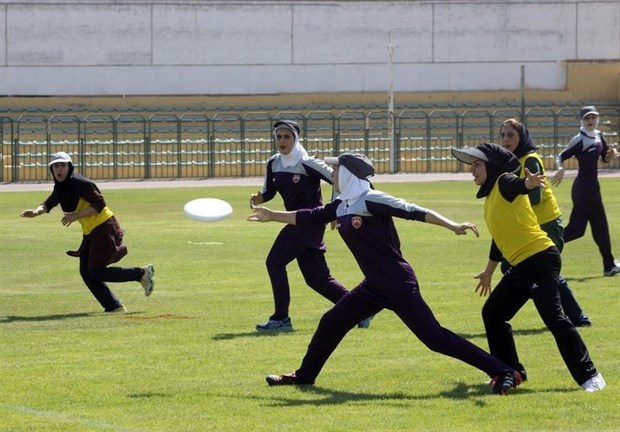 مسابقات فریزبی آلتیمیت چمنی بانوان کشور در بوشهر آغاز شد
