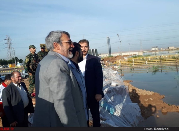 بازدید وزیر کشور و استاندار خوزستان از وضعیت کانال سلمان در پلیس راه قدیم اندیمشک و زردشت
