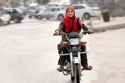 پلیس: موتورسواری زنان ممنوع است/ با این تخلفات برخورد خواهد شد