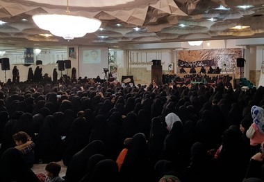 مادران شهیدان دفاع مقدس و مدافع حرم در قم تجلیل شدند