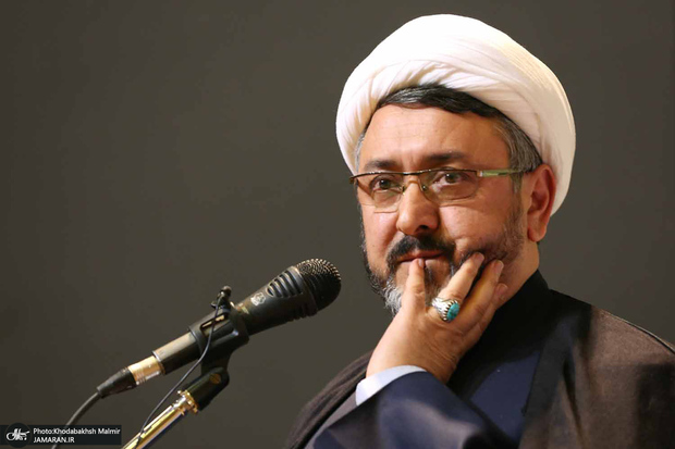 حجة الإسلام کمساری: الدور الذی أسنده الإمام للمرأة جعل المرأة قادرة على لعب دور جدی

