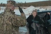 تصاویر/ نخست وزیر نروژ با تانک به رزمایش ناتو پیوست