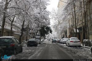 مشکلات عبور و مرور عابرین پیاده بعد از برف دیروز 