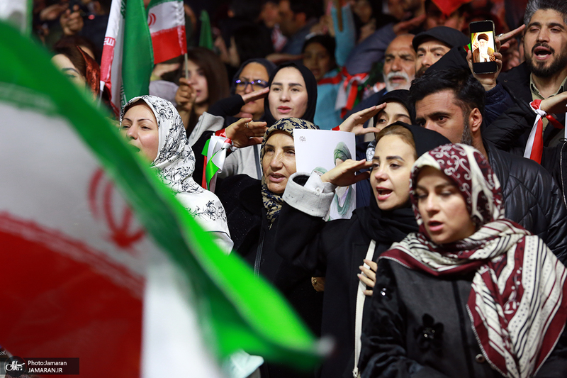 اجتماع پرشور مردم و هنرمندان در باغ فردوس