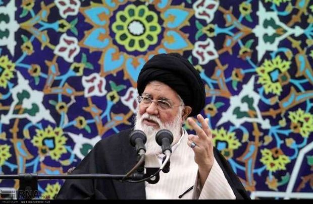 آیت‌الله علم‌الهدی: هیچ ارتشی قدرت ارتش ایران را ندارد