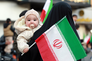 راهپیمایی دختران «جان‌فدای ایران» -۱