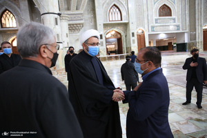 اقامه نماز بر پیکر مرحوم حاج محمد کمساری توسط سید حسن خمینی