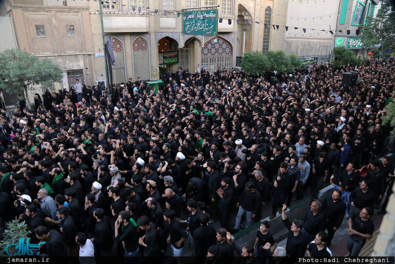 پیاده روی آیت الله العظمی وحید خراسانی به سمت حرم حضرت معصومه(س)